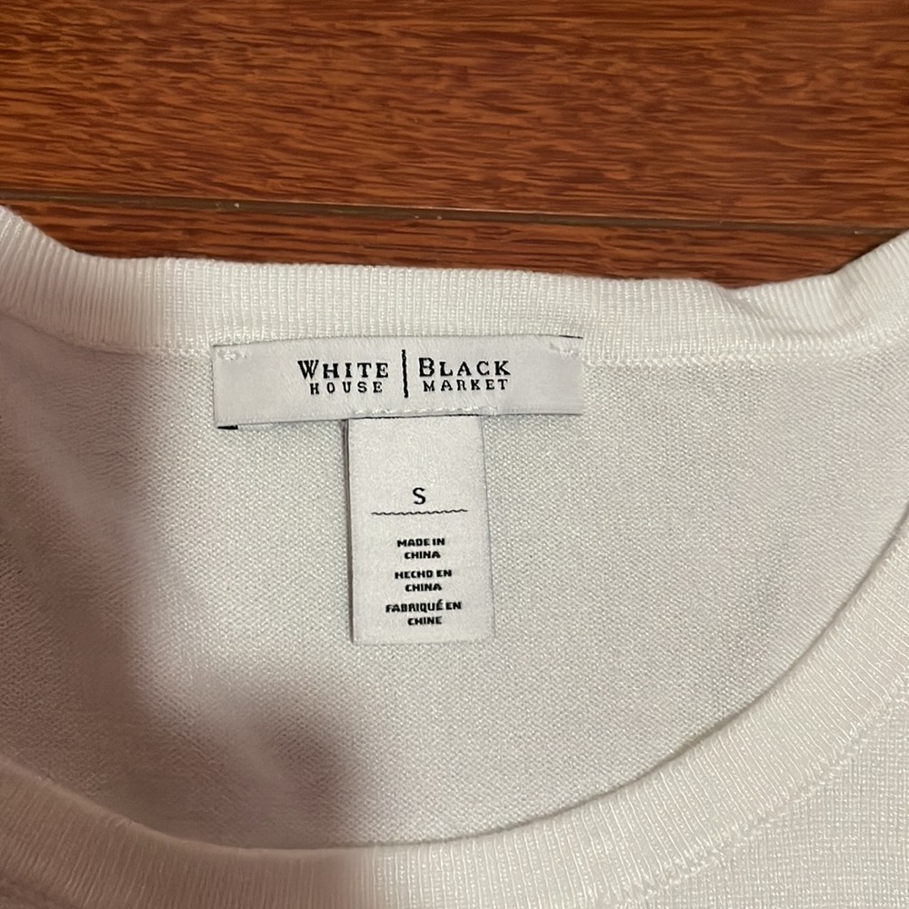 White House Black Market Women’s T shirt size small. - Picture 2 of 3